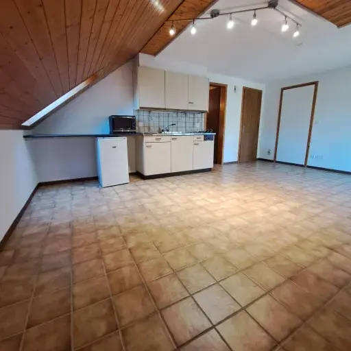 Blick auf Küche Bad und Ausgang